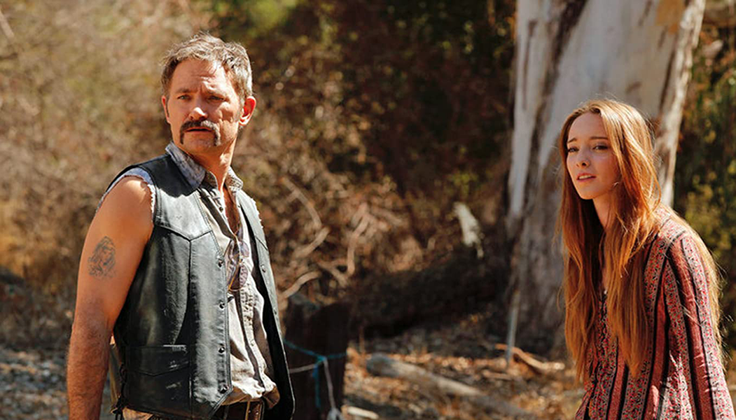 David Meunier and Emma Dumont in Aquarius (2015)